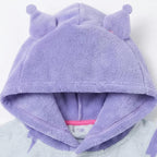 Detail lila capuchon met Kuromi oortjes