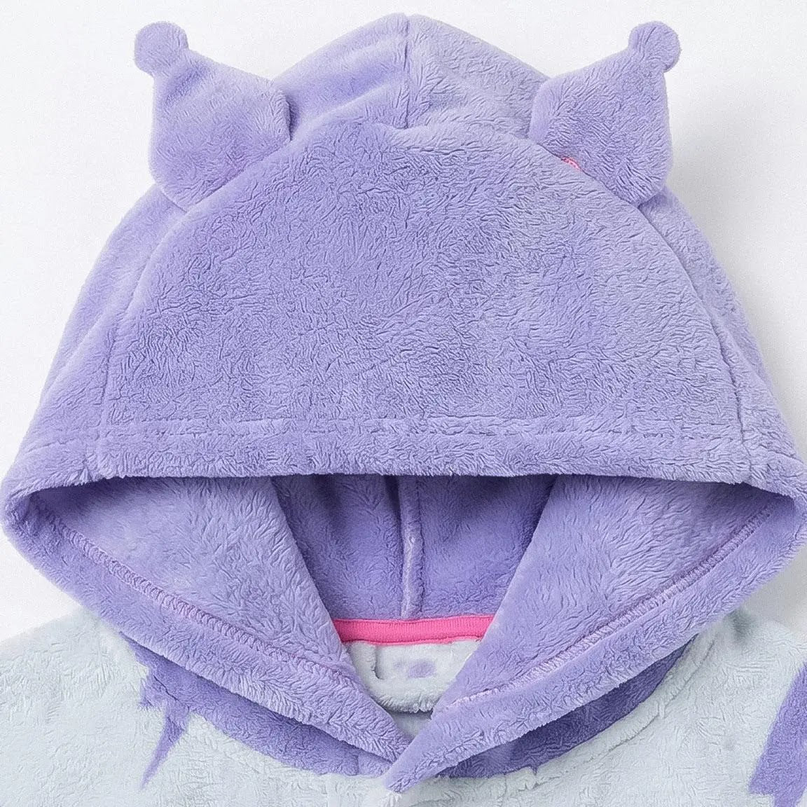 Detail lila capuchon met Kuromi oortjes