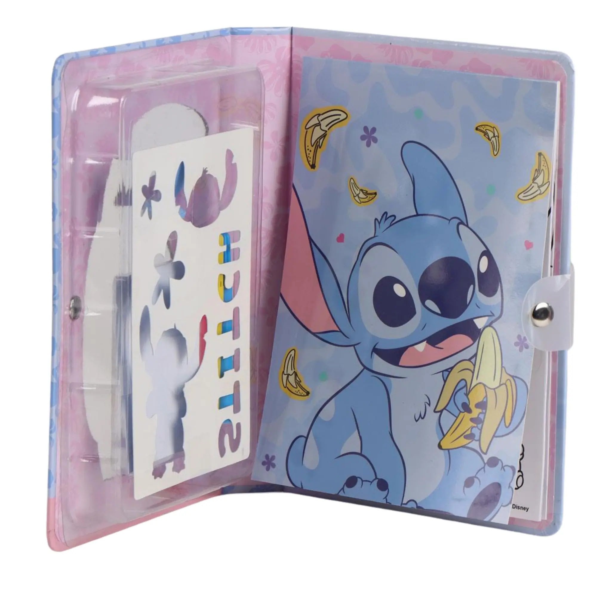 Disney Stitch activiteitenboek open