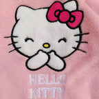 Detail geborduurde Hello Kitty met naam op de borst