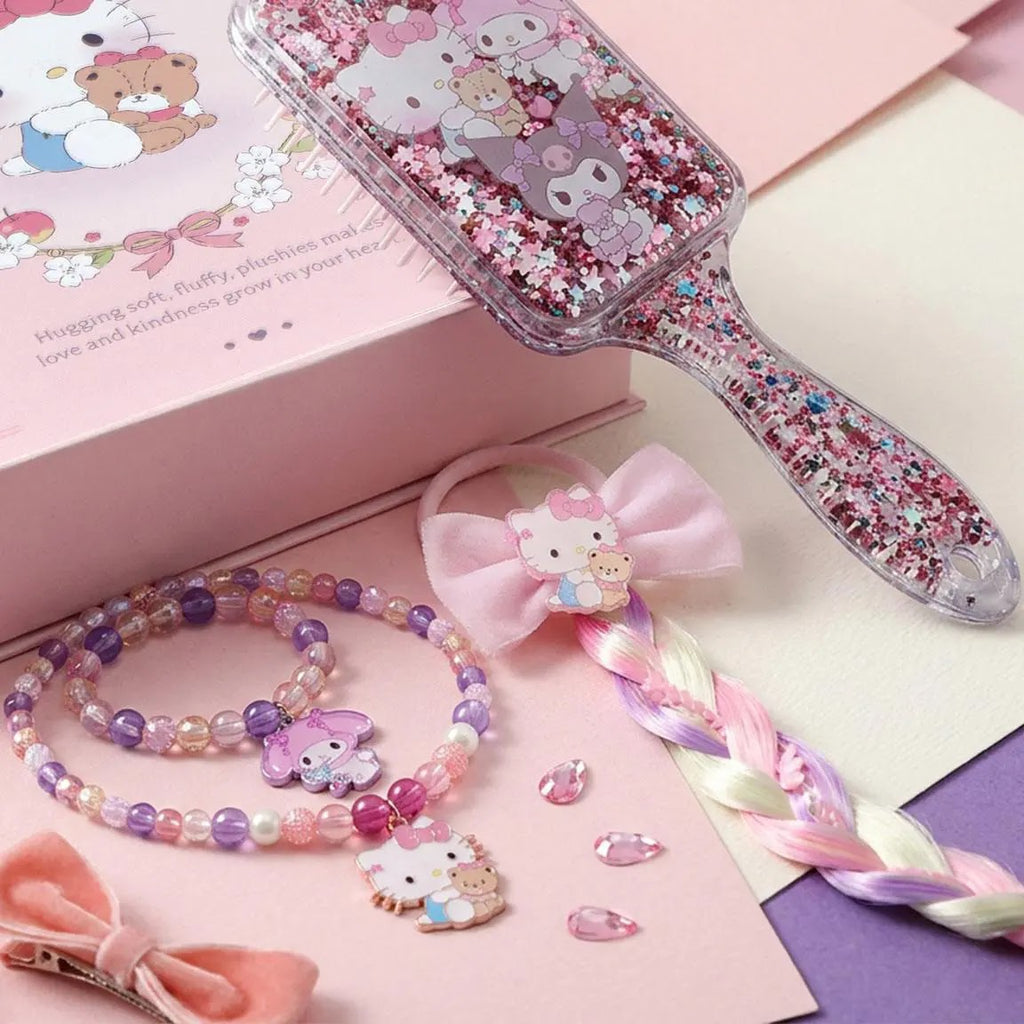 Hello Kitty haarborstel en sieraden uitgestald