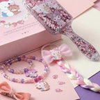 Hello Kitty haarborstel en sieraden uitgestald