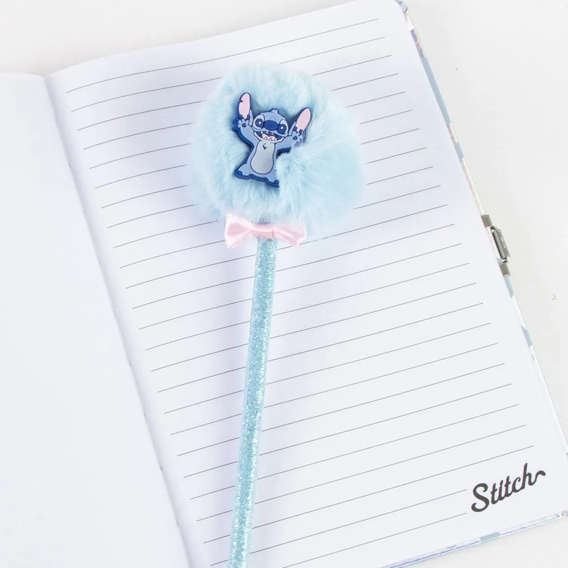 Disney Stitch dagboek pen en gelinieerde pagina's