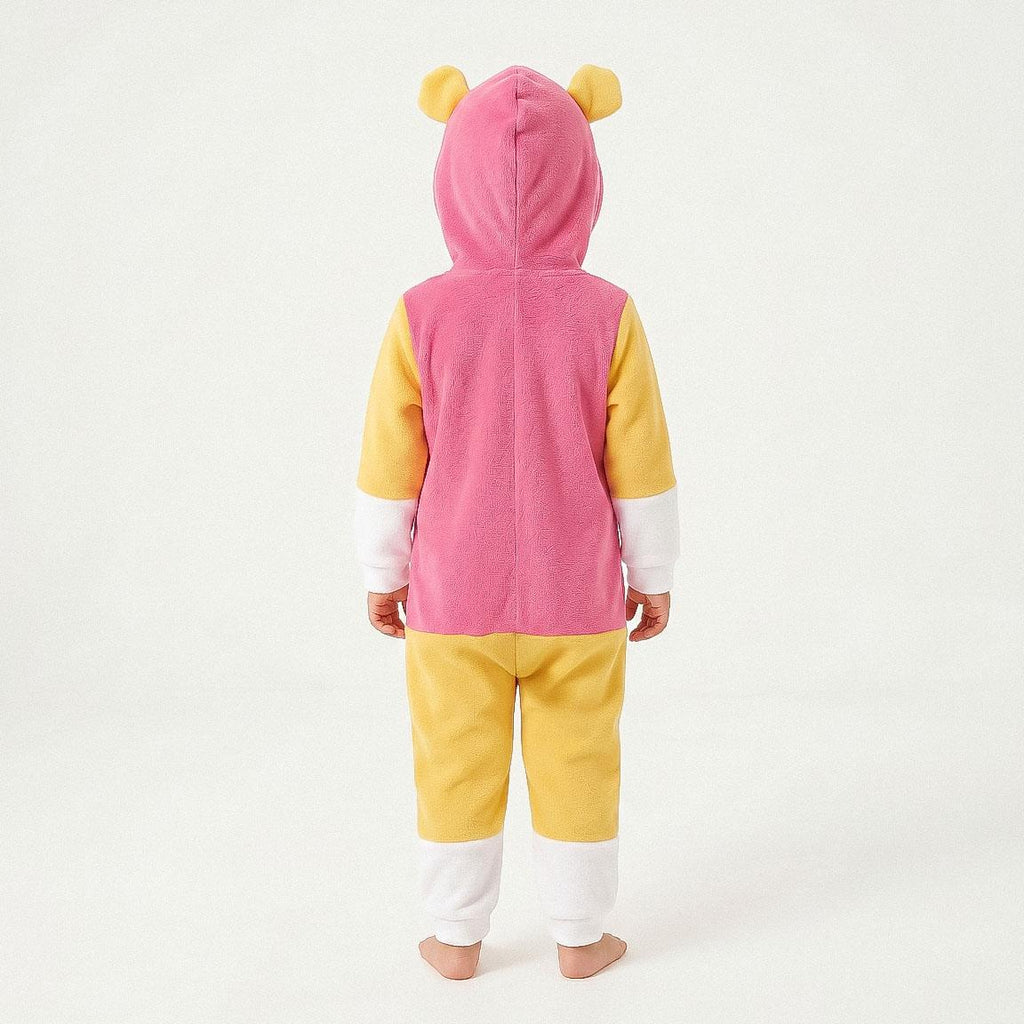 Meisje in Skye onesie gezien van achteren