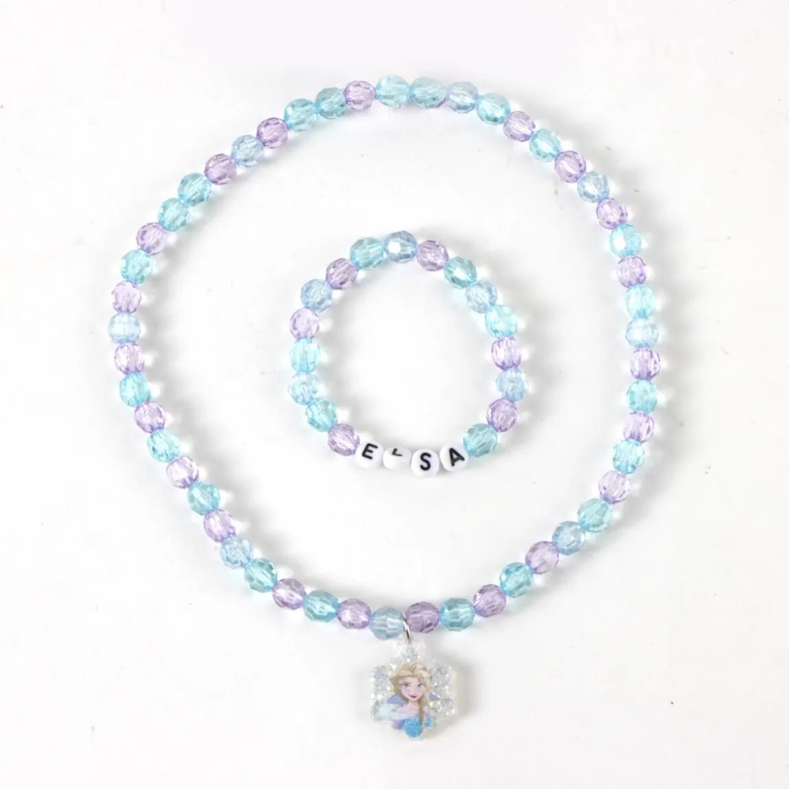 Kralenketting met Elsa hanger en armband met de letters ELSA