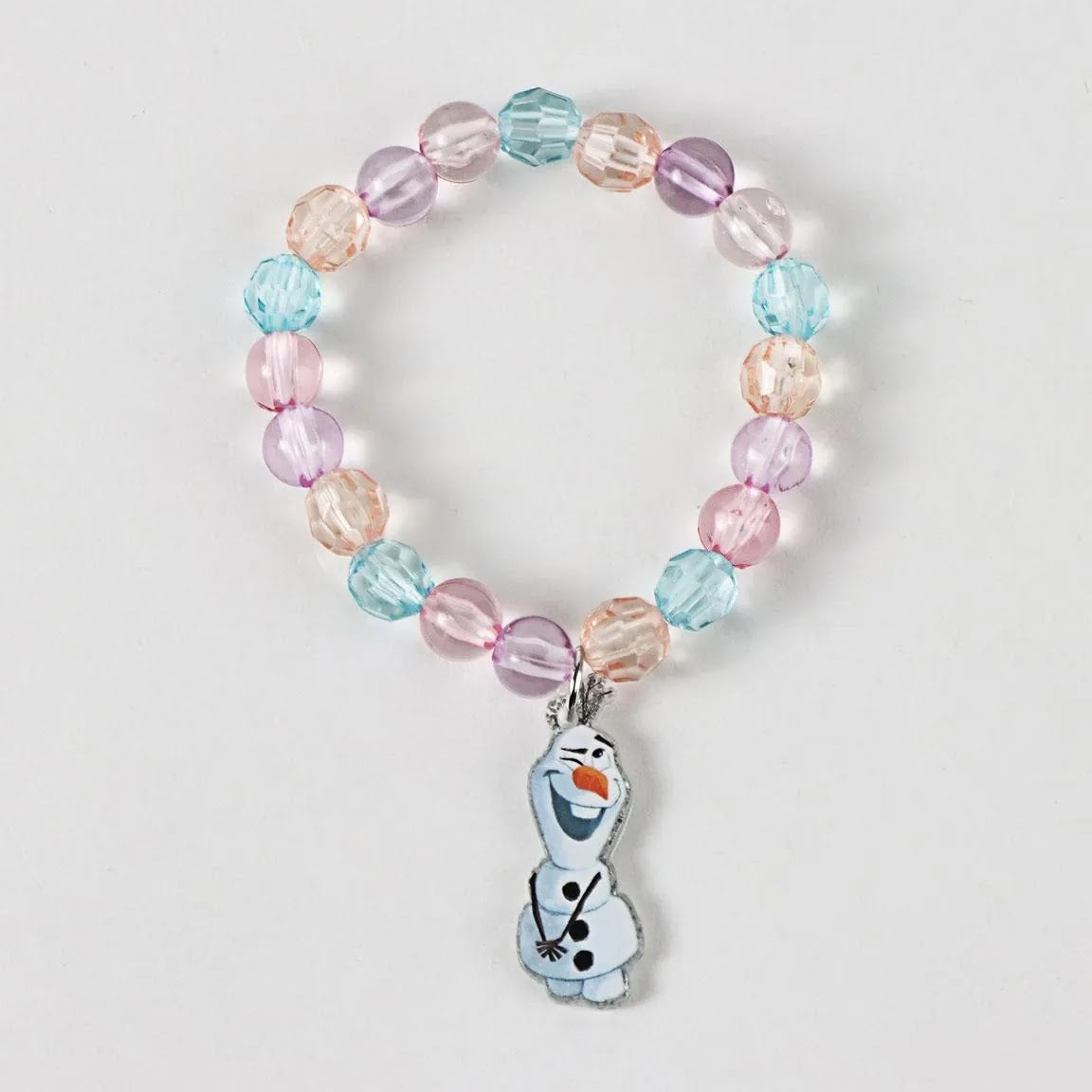Kralenarmband met Olaf bedeltje