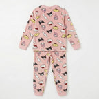 Hello Kitty pyjama shirt en broek plat neergelegd