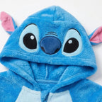 Detail capuchon met Stitch gezicht en roze oren