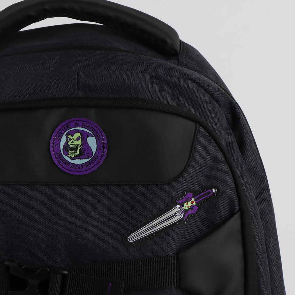 Masters of the Universe rugzak detail Skeletor-badge en zwaard