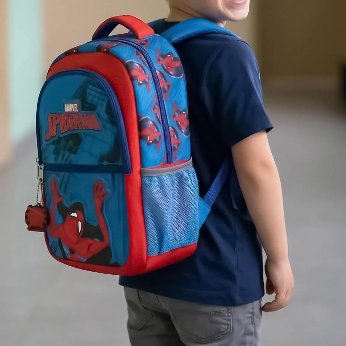 Marvel Spider-Man rugzak in gebruik