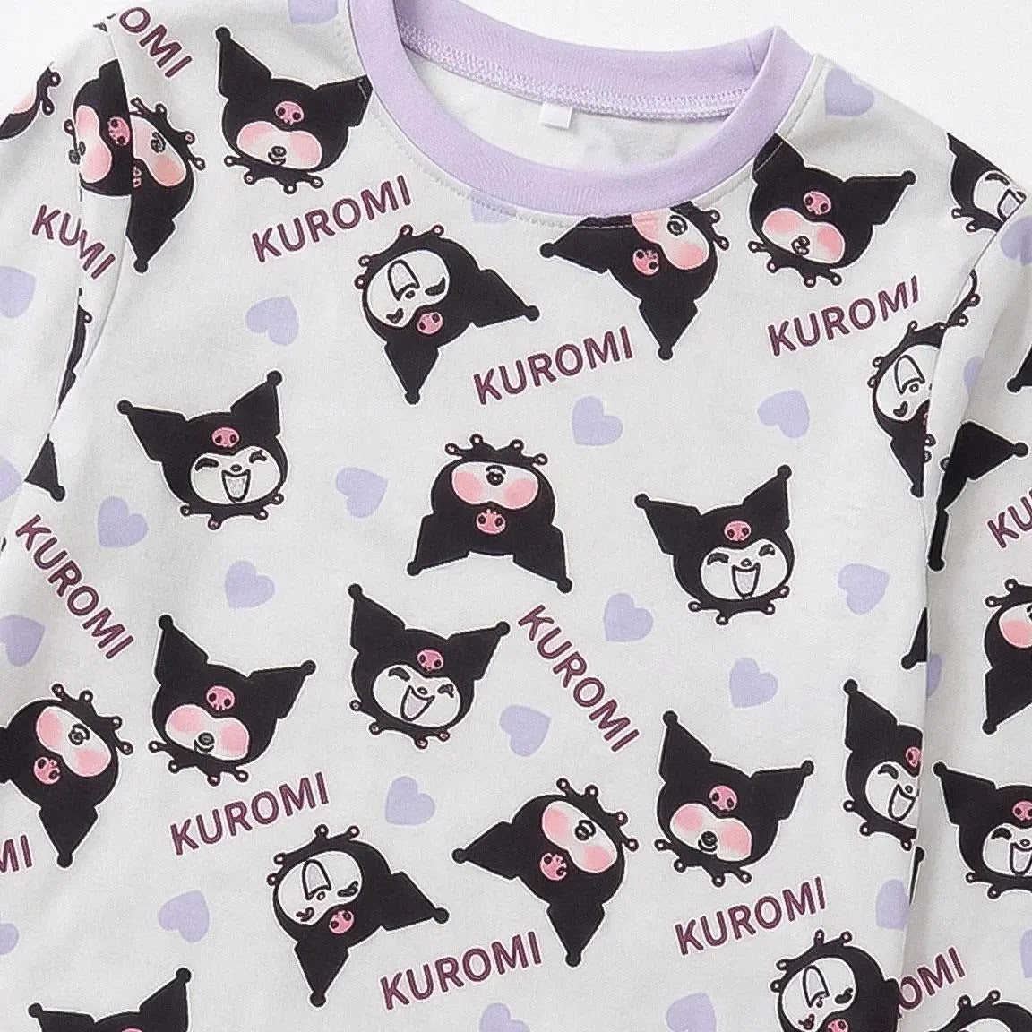 Detail Kuromi print met lila halsboord