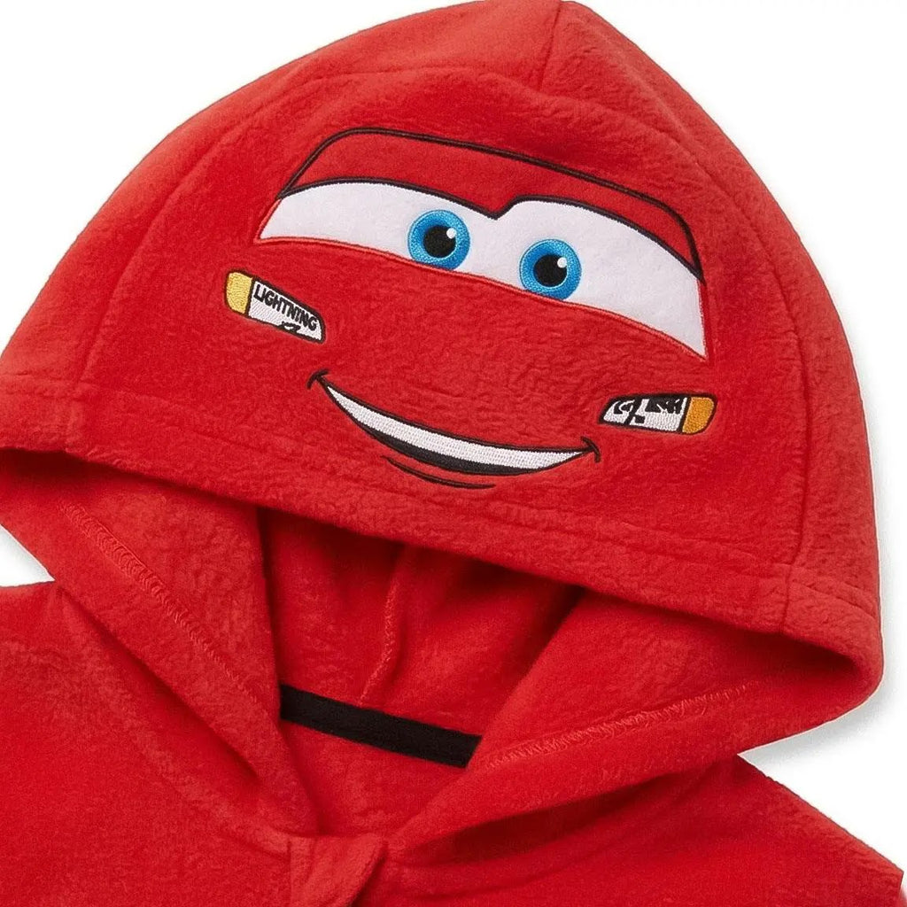 Detail capuchon met gezicht van Lightning McQueen