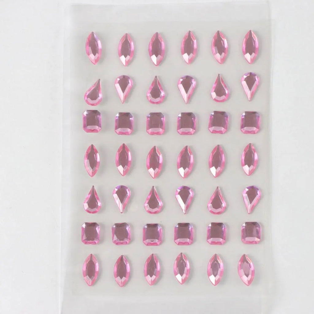 Vel met roze plakdiamantjes