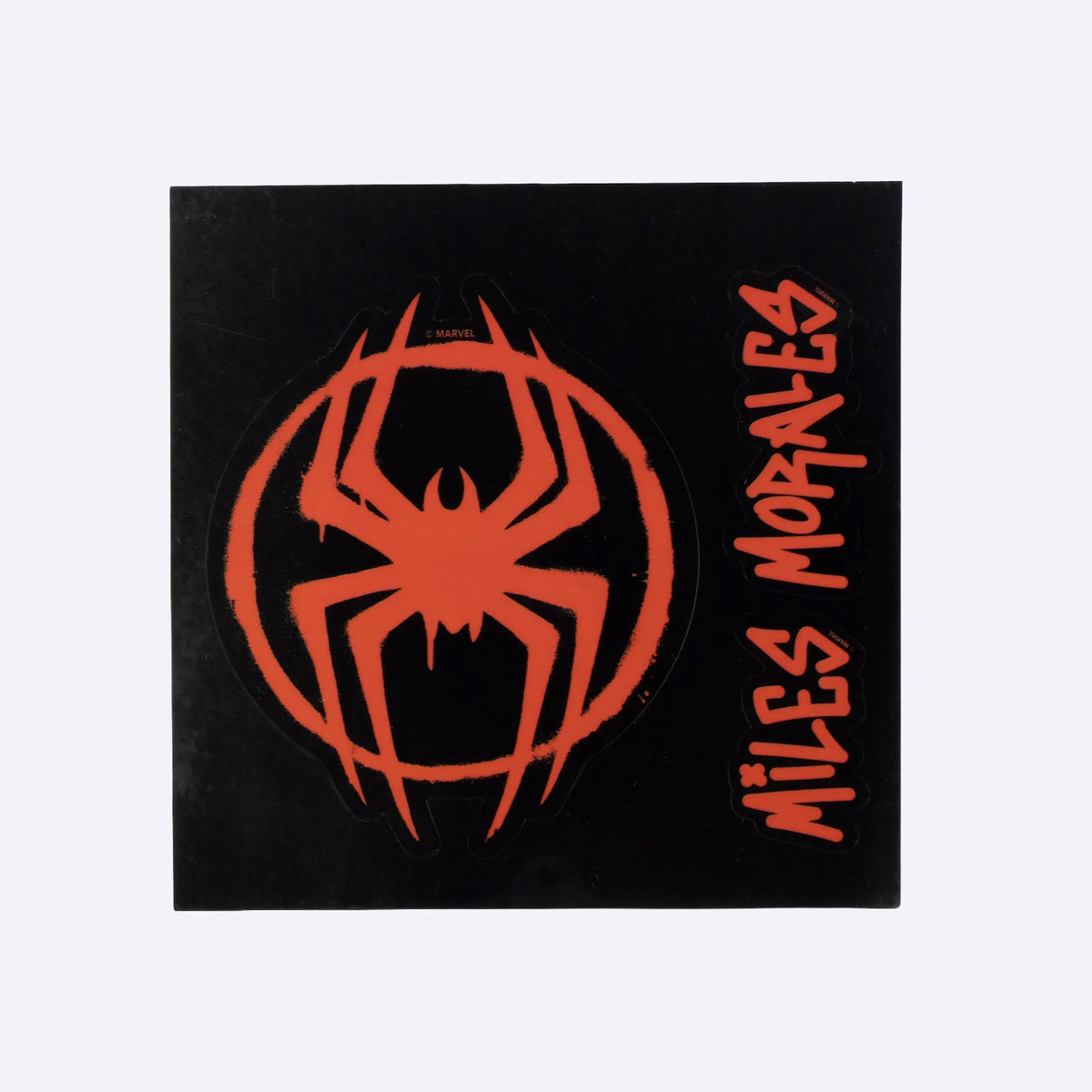 Sticker met spinlogo en Miles Morales tekst