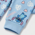 Boord aan de mouw van de Stitch en Angel pyjama
