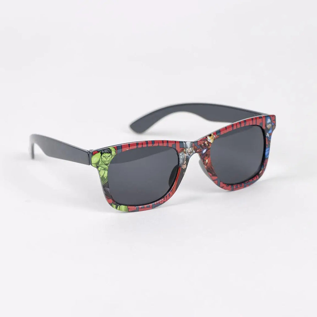 Marvel Avengers Pet en Zonnebril Set – Kinder Pet – Blauw Rood – Verstelbare Cap – UV Bescherming – Officieel Gelicenseerd
