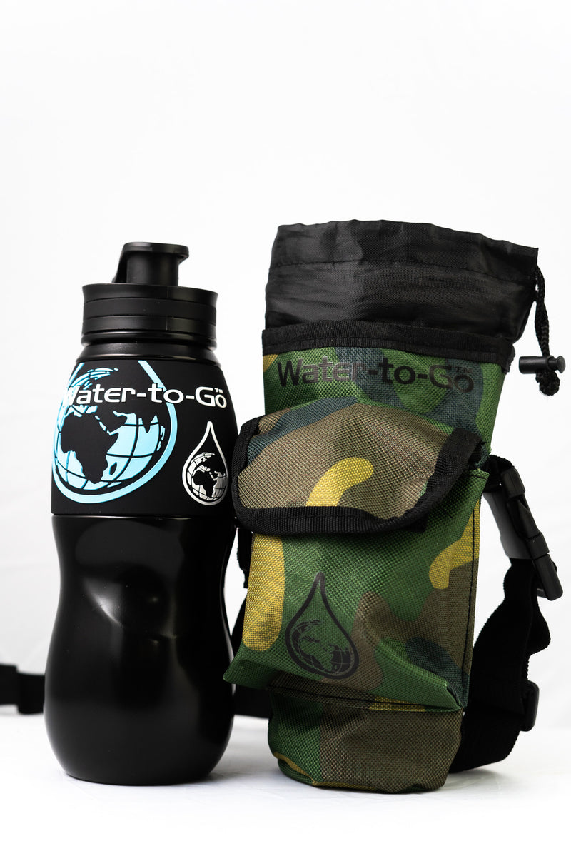 Water-to-Go Flessentasje Camo - Camouflage Flessenhouder met Schouderband
