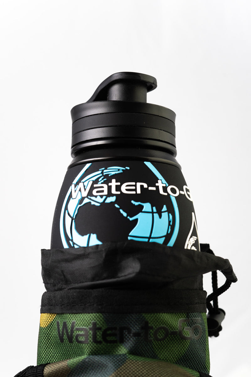 Water-to-Go Flessentasje Camo - Camouflage Flessenhouder met Schouderband