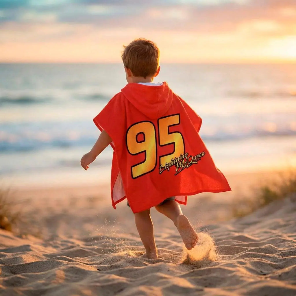 Disney Cars Lightning McQueen Poncho – 55x110 cm – Polyester – Sneldrogend – Strandponcho Kind Jongens