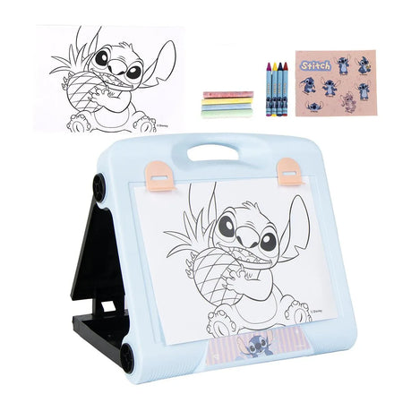 Disney Stitch Tekenbord – Inclusief Krijtjes, Kleurpotloden, Stickerblad & Gum – Officieel Gelicenseerd – Speelgoed voor Kinderen