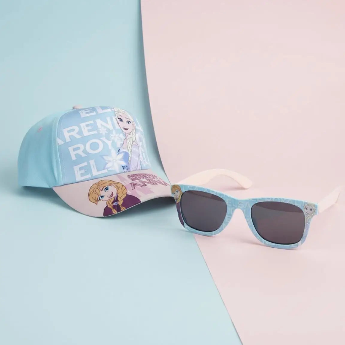 Disney Frozen Elsa en Anna Pet en Zonnebril Set – Blauw/Roze – UV400 Bescherming – Verstelbare Zomer Pet voor Meisjes