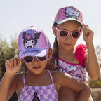 Hello Kitty Kuromi Pet en Zonnebril Set – Paars Roze – UV400 Bescherming – Verstelbare Zomer Pet voor Meisjes