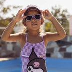 Hello Kitty Kuromi Pet en Zonnebril Set – Paars Roze – UV400 Bescherming – Verstelbare Zomer Pet voor Meisjes
