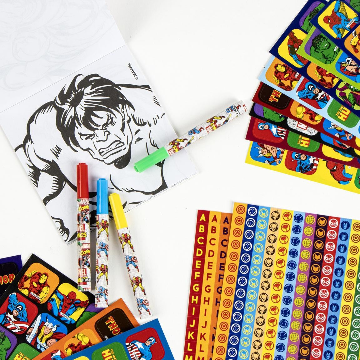 Marvel Avengers Stickerset Kind – 1000 Superhelden Stickers + Kleurboek + Stiften