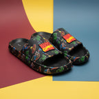 Zwarte Marvel Comics badslippers met Avengers print schuin van voren