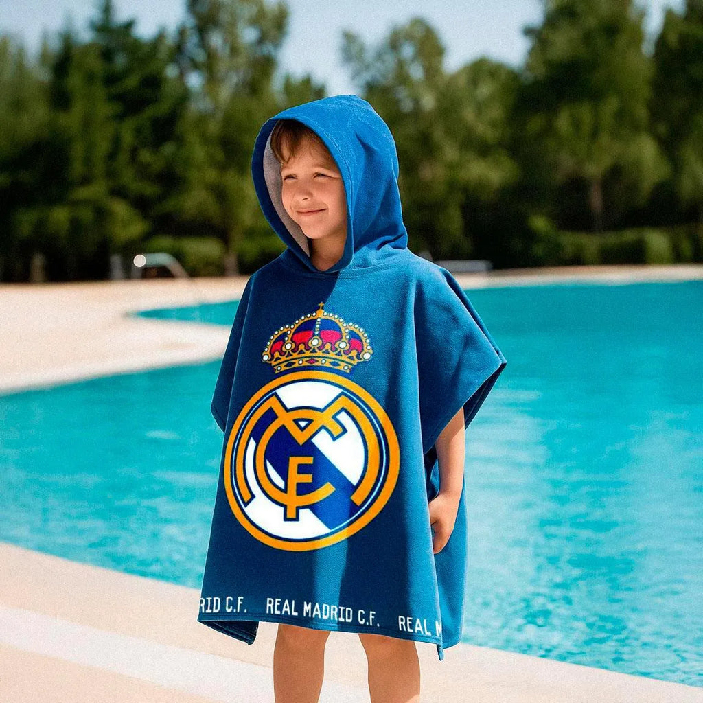 Real Madrid Poncho voor Kinderen – Blauw – 55 x 110 cm – Sneldrogende Kinderponcho met Capuchon – Officieel Gelicenseerd
