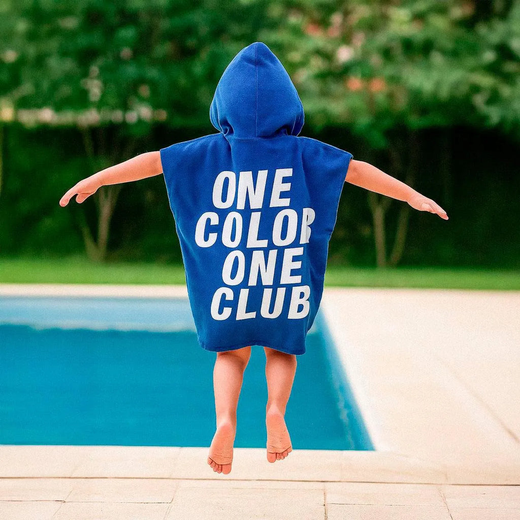Real Madrid Poncho voor Kinderen – Blauw – 55 x 110 cm – Sneldrogende Kinderponcho met Capuchon – Officieel Gelicenseerd