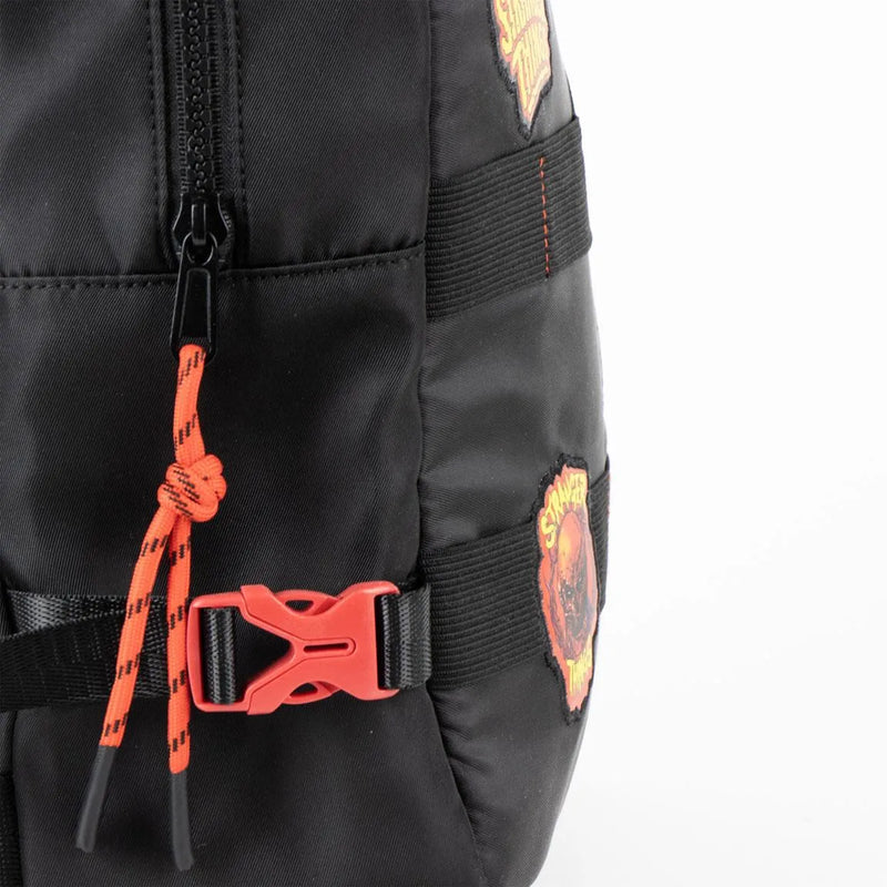 Stranger Things Rugzak – Zwarte Rugtas met Demogorgon Patch & Rode Details